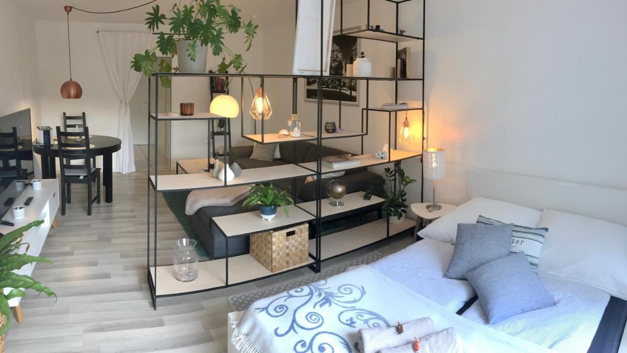 'Das Kleine Feine' - Ruhige, Helle Ferienwohnung Mit Parkplatz Und Balkon Пфорцхайм Екстериор снимка